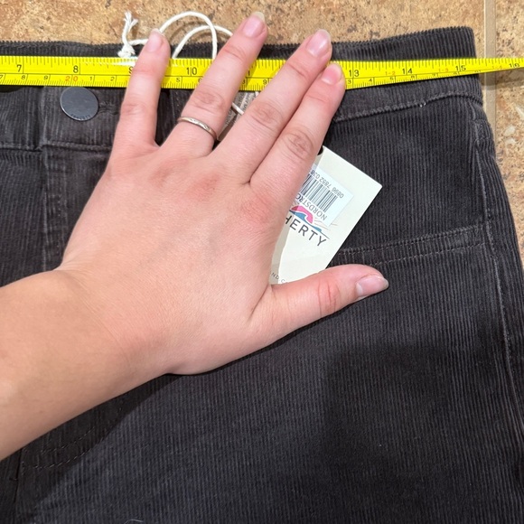 New Faherty Womens Softstretch Corduroy Flare Pants Sz 27 28 Fall Capsule Staple - Picture 9 of 12
